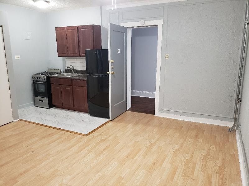1st image of 4735 N Beacon St