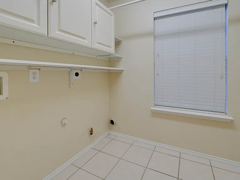506 Hickory Ln — Photo 27