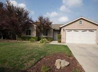 1227 Briarwood Dr, Dinuba, CA 93618