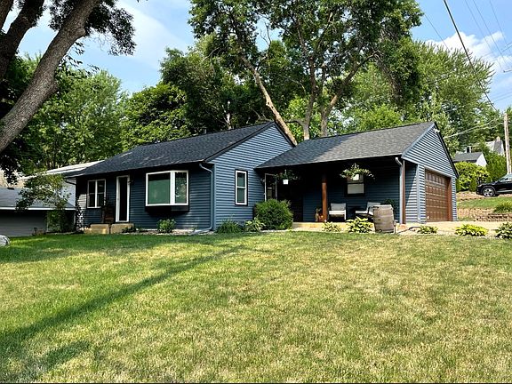 2nd image of 8143 Victoria Dr