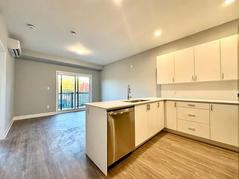 2380 Cleroux Cres #307 — Photo 6