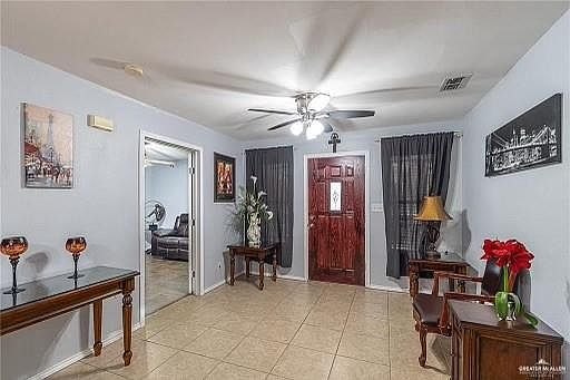 2nd image of 806 W La Quinta Dr