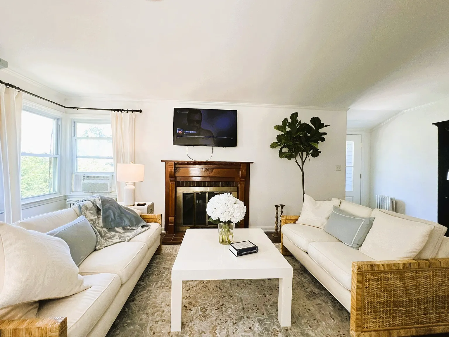 5 bed, 1800 sqft, $3,900 — Photo 4