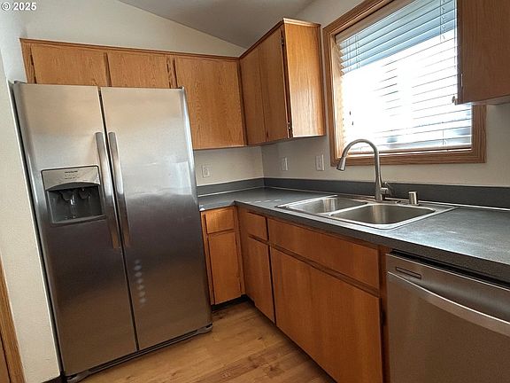 5th image of 4300 NE 125th Ave