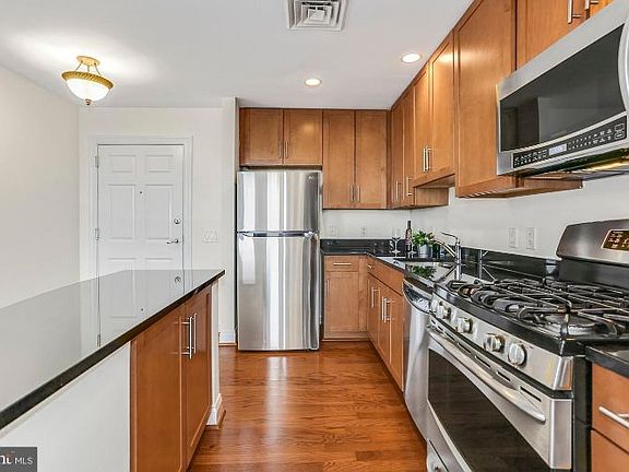 3rd image of 525 N Fayette St Unit 415