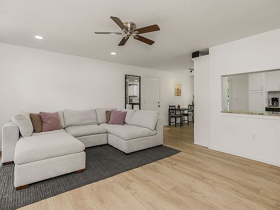 5th image of 7733 Colonial Dr