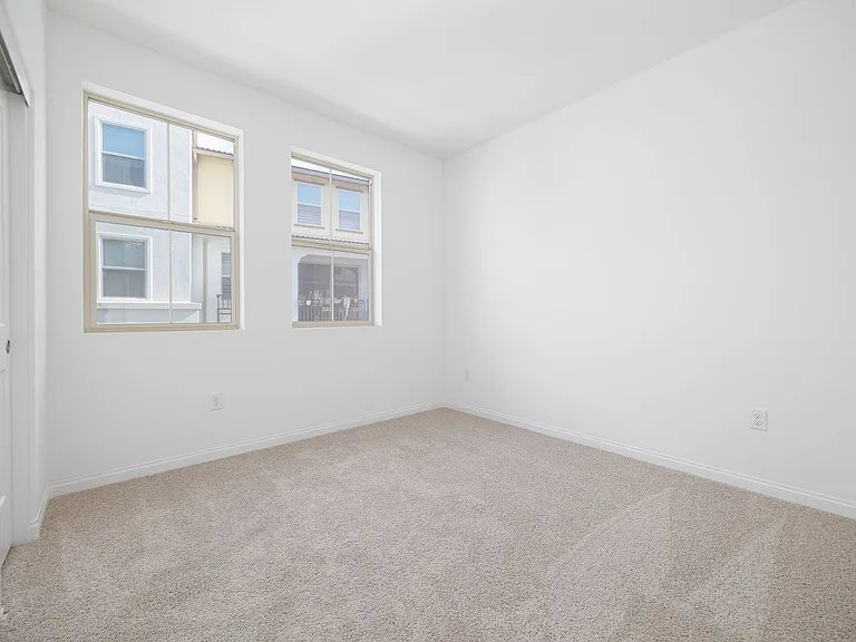 1749 Laurelwood Way — Photo 10