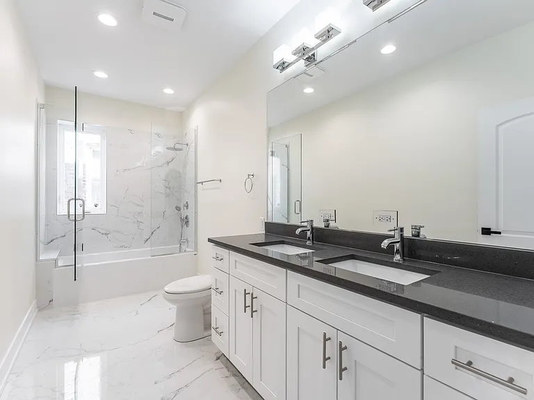 3323 N Avers Ave #3 — Photo 9