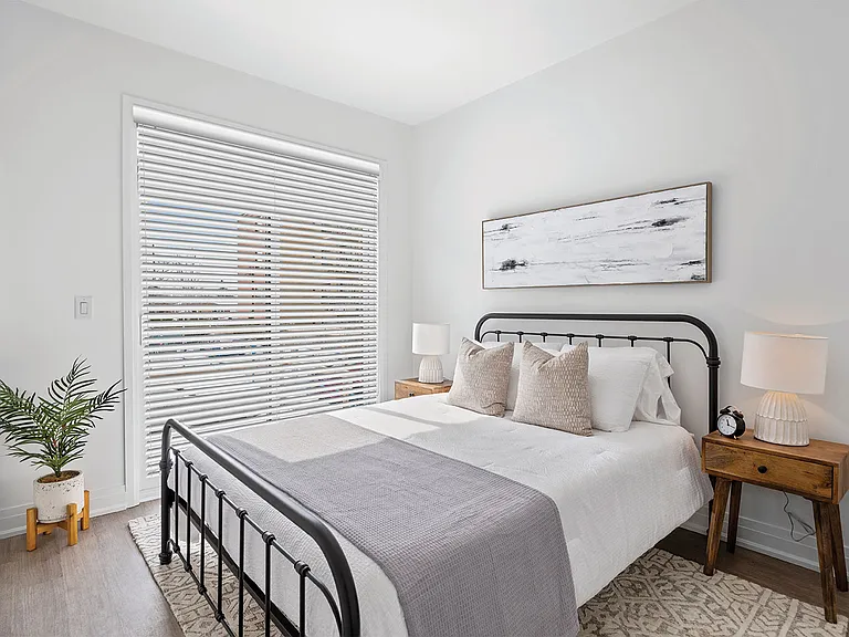 15 Brenthall Ave — Photo 8