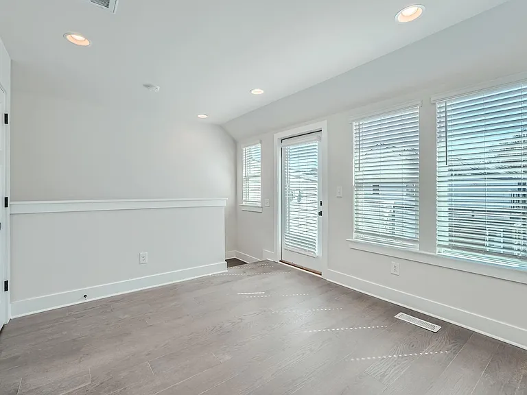 6012 Irwins Branch Dr — Photo 15