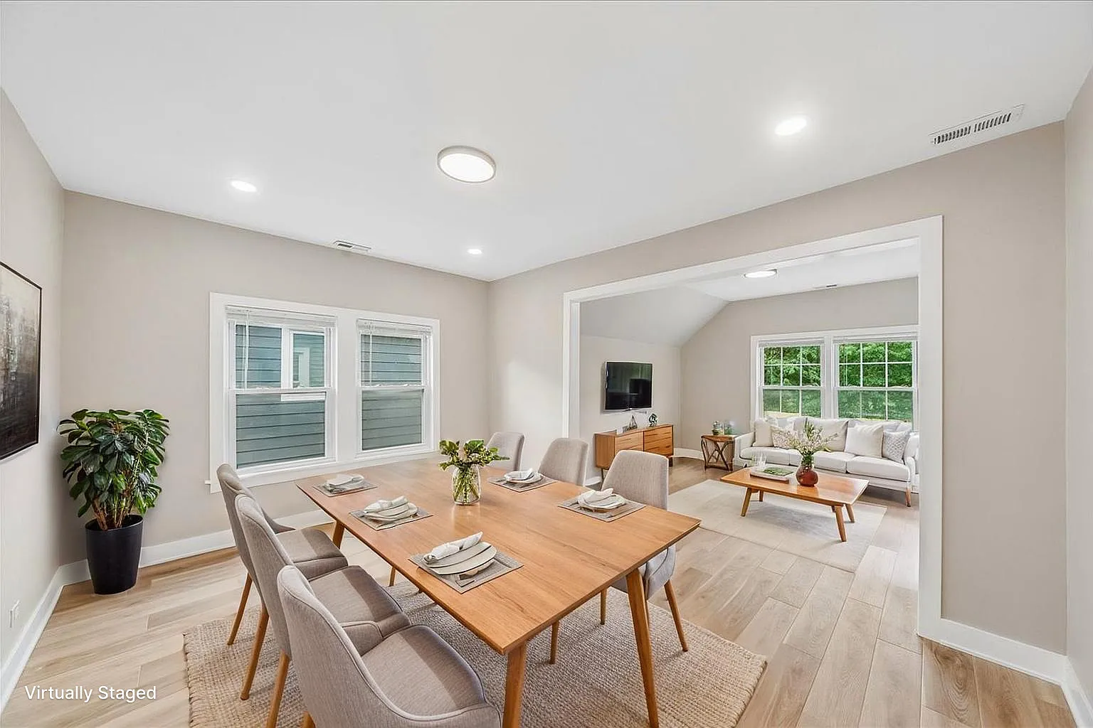 2 bed, 1100 sqft, $2,575 — Photo 2