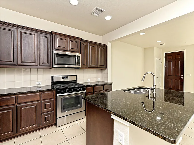 6814 E Riverside Dr #63 — Photo 8