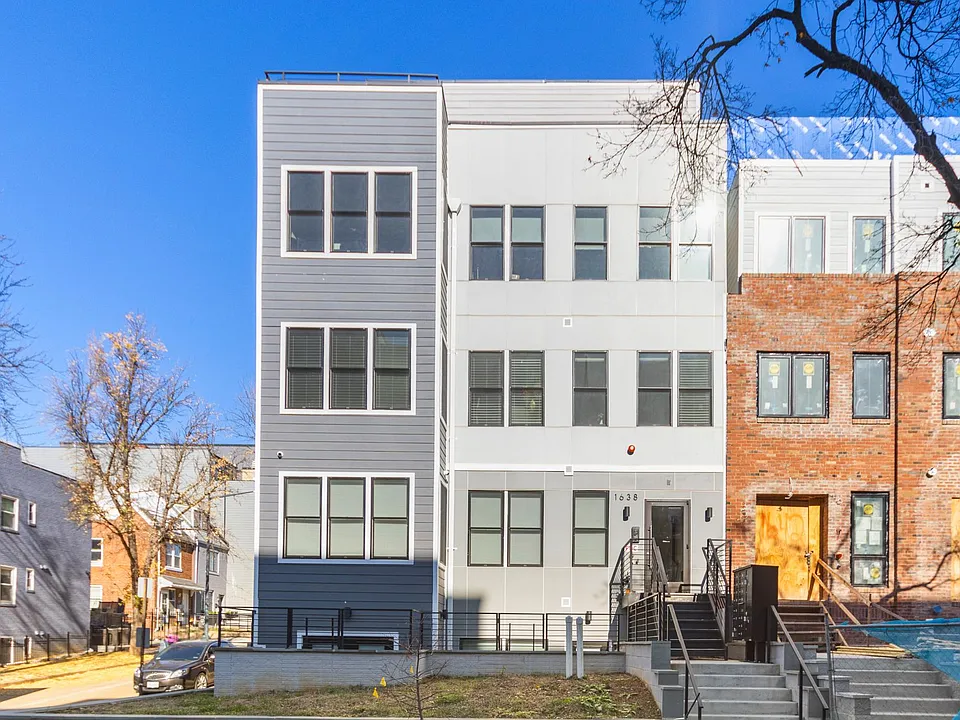 1638 K St NE #202