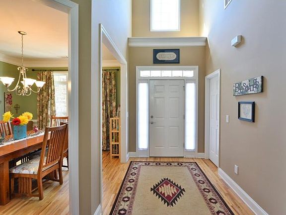 3rd image of 259 Blue Creek Ln