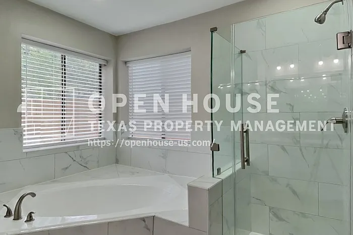 8718 Pines Place Dr — Photo 10