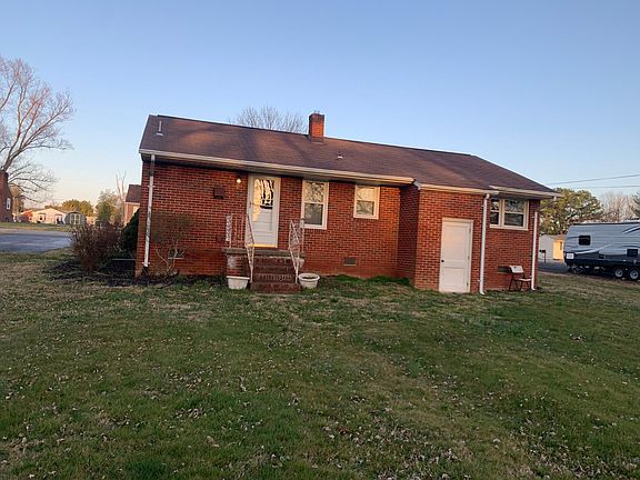 3rd image of 809 Jett St