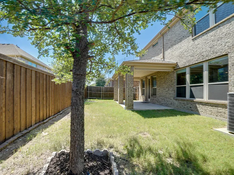 410 Club House Dr — Photo 30