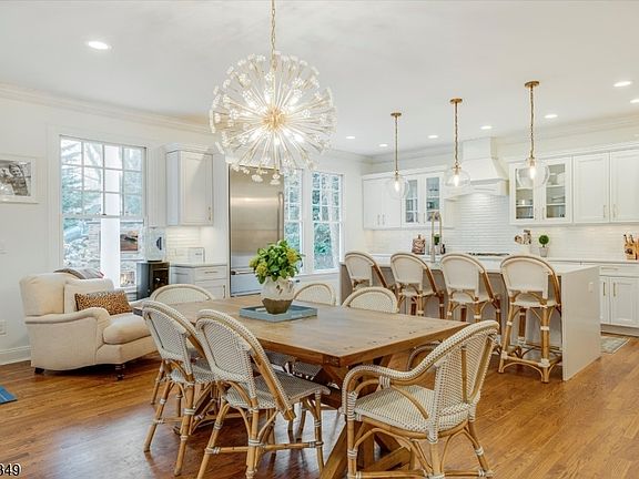 4th image of 70 Samson Ave