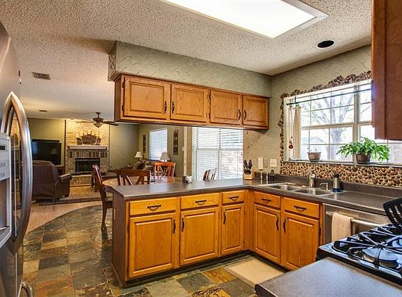 5th image of 1609 River Birch Dr