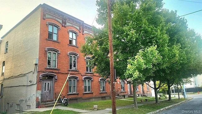 Building Photo - 65 S Hamilton St #10