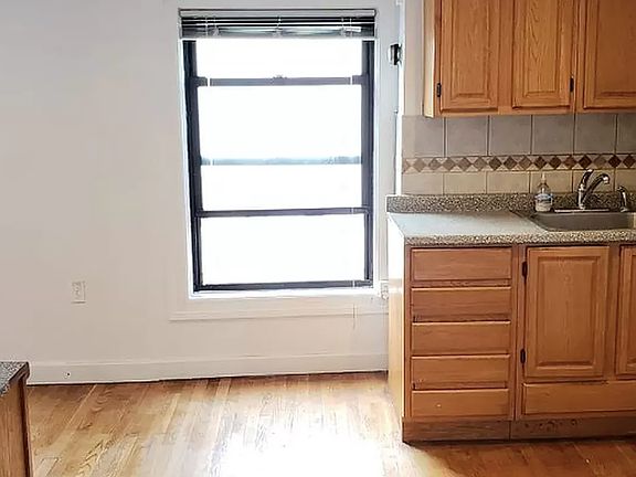 5th image of 126 N 5th St #5