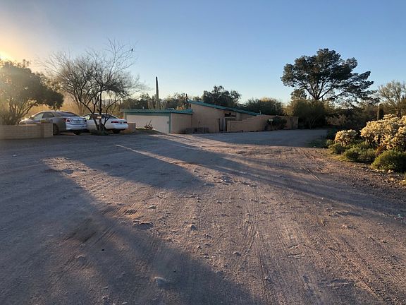 5th image of 2821 N Silver Spur Dr