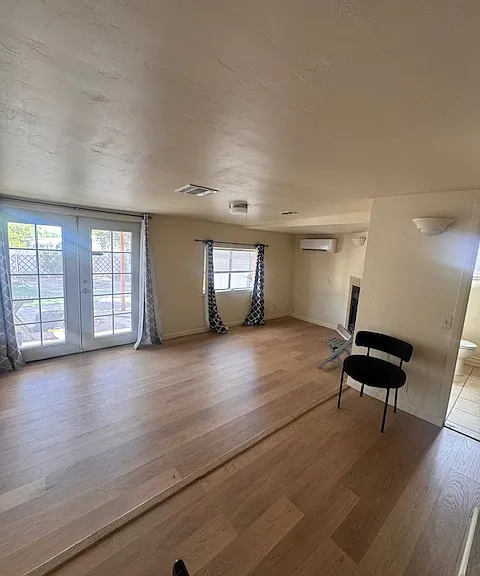 2nd livingroom with great natural light