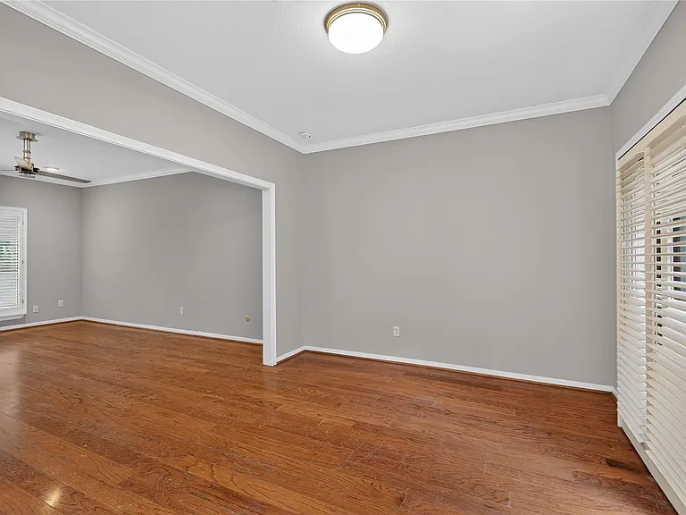 11711 Memorial Dr #11 — Photo 13