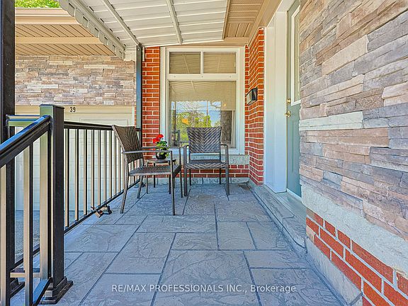 2nd image of 39 Sealcove Dr