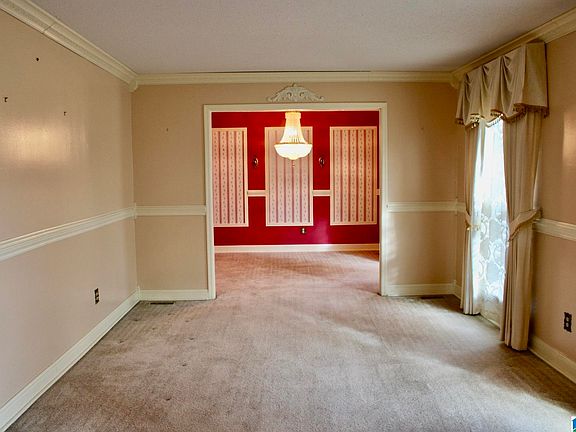 2nd image of 928 18th Ave NW