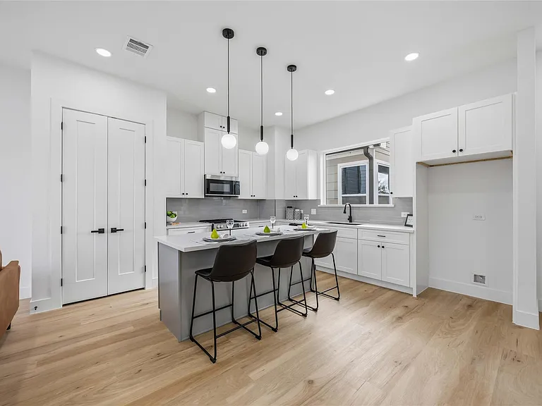2014 Yates St — Photo 11