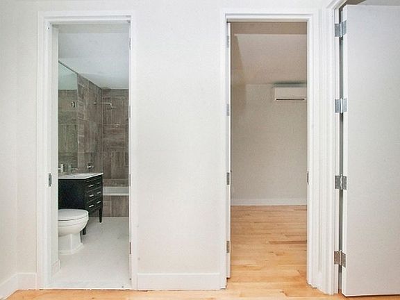 4th image of 836 Dekalb Ave APT 4D