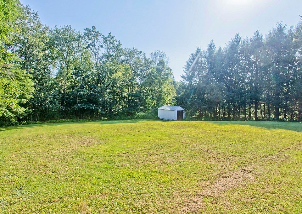 75 Griffin St, Palmer, MA 01069 | MLS #73158637 | Zillow