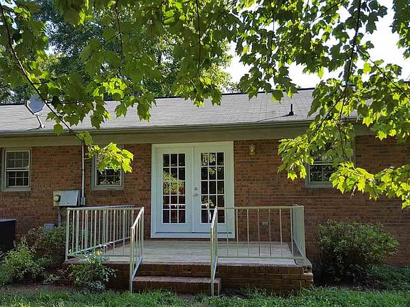 4th image of 2484 Boyd Ave