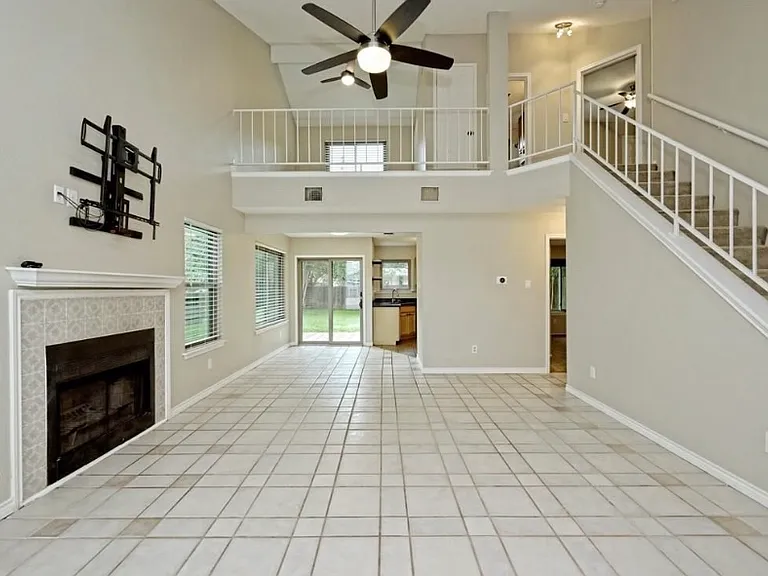 12917 Meehan Dr — Photo 2