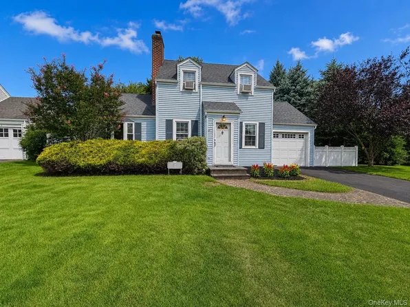 2 RUTH Place, Glen Head, NY 11545
