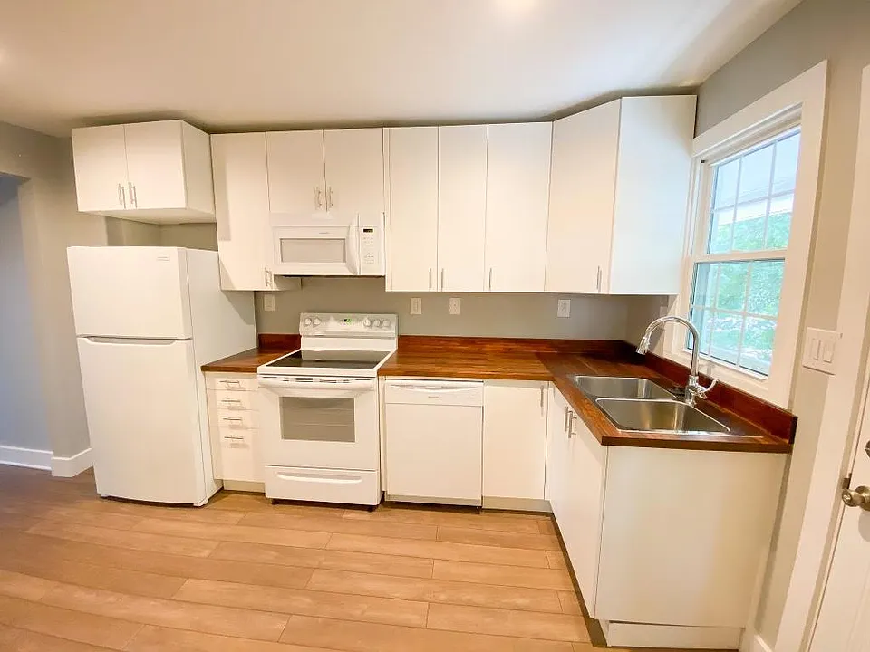 269 Ann St NW #2