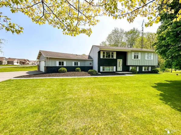 7624 Adler Rd, Ottawa Lake, MI 49267