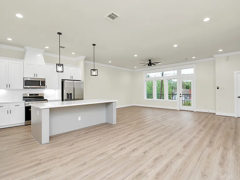 Kitchen (2nd floor)
