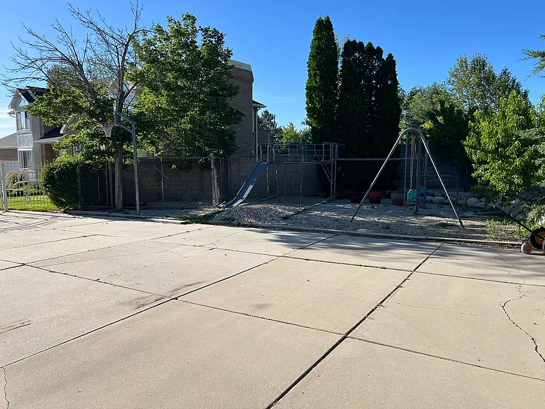 2676 E Hill Climb Cir — Photo 28