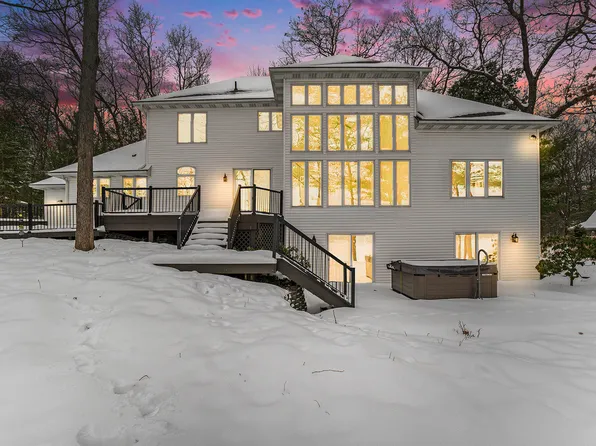 4121 Wildwood Dr, Allegan, MI 49010
