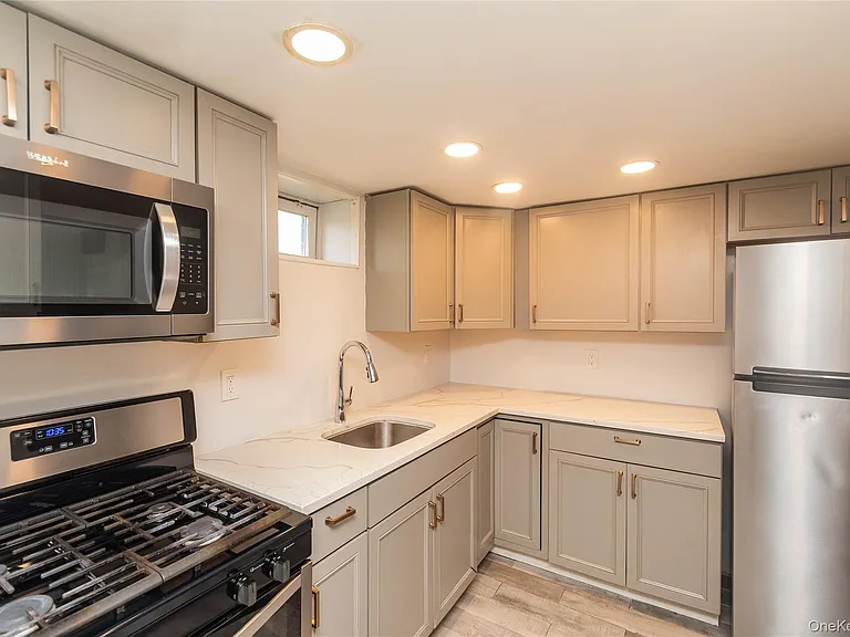 1258 North Ave #2 — Photo 4