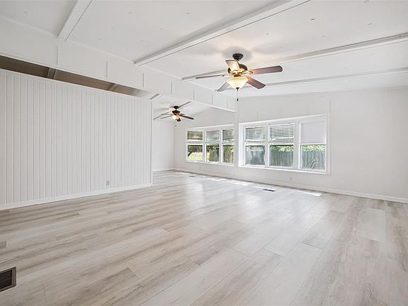 5th image of 16802 Sugarberry Ln