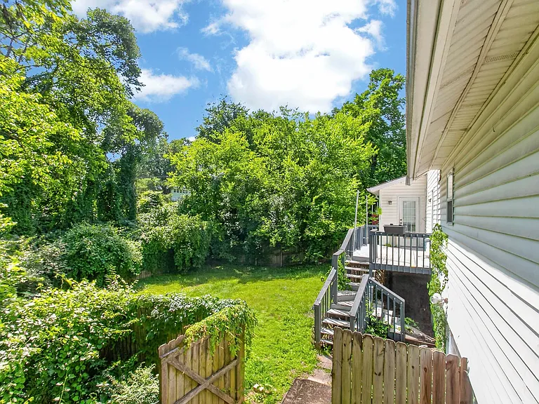 3008 Lakeshore Dr — Photo 44