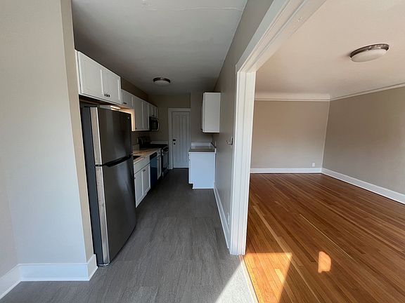 4th image of 1501 N Farwell Ave APT 2