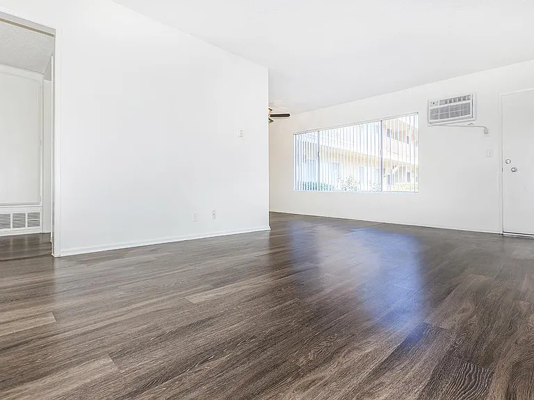 Orleans Apartment Homes — Photo 15