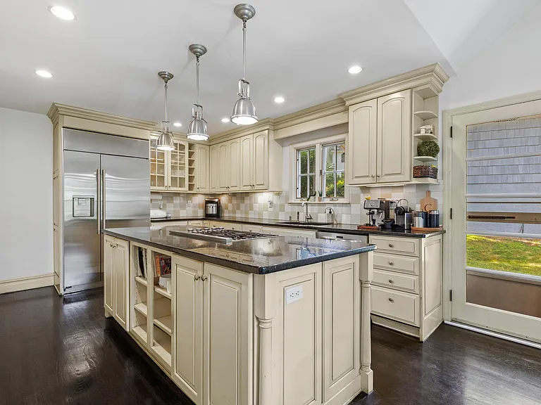 56 Sycamore Rd — Photo 14