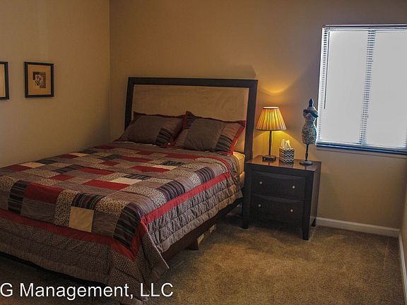 5th image of 220 S Kendall Ave APT 02