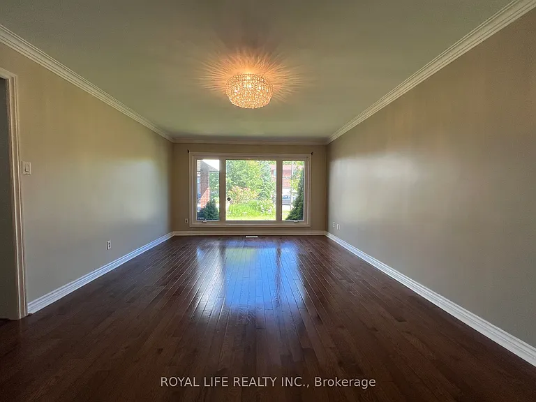 10 Saddletree Dr — Photo 3