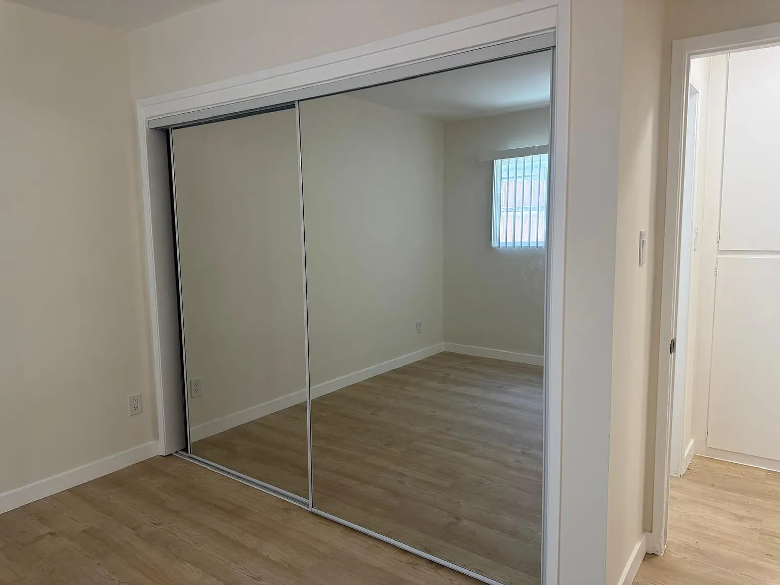 2 bed, 975 sqft, $2,199 — Photo 4